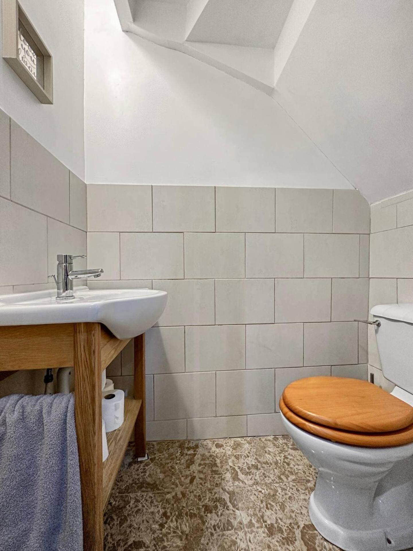 3 Bed Home In Tonypandy With Balcony View Room Llwynypia Exterior photo